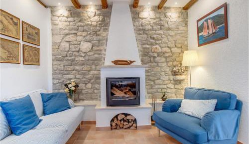Three-Bedroom Holiday Home 