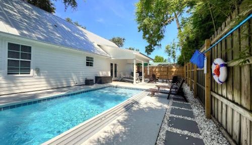 Three-Bedroom Holiday Home 