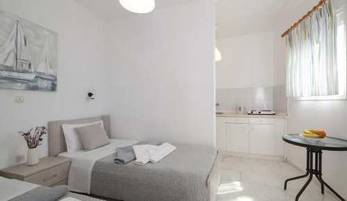 Studio (2 Adults)