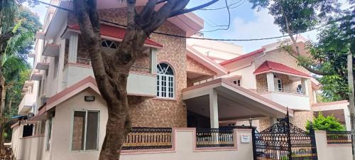 Room #1474478201