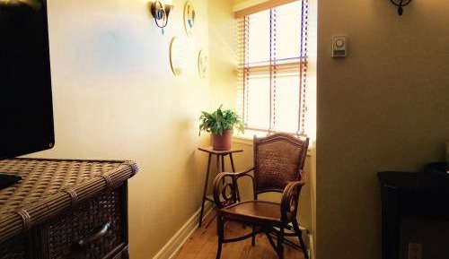 Standard Queen Room