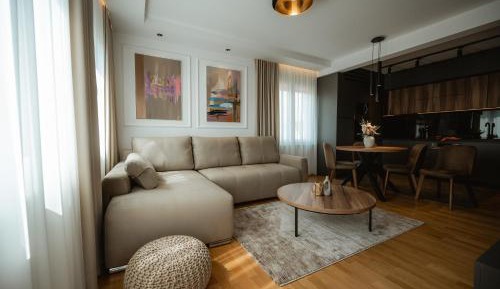 Two-Bedroom Deluxe Apartment with Balcony