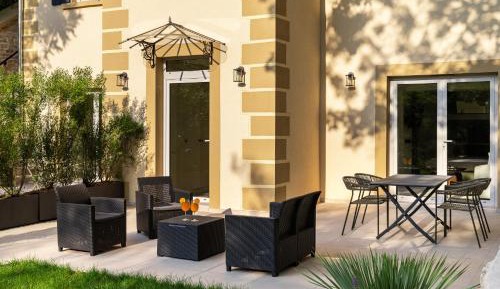 One-Bedroom Apartment with Terrace
