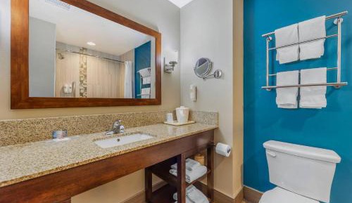 Queen Suite with 2 Queen Beds and Sofa Bed - Nonsmoking - Pets Allowed