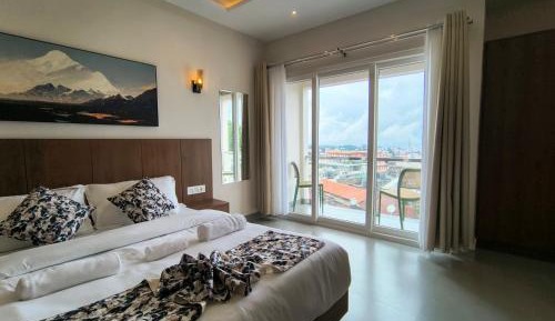 Queen Room with Balcony