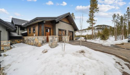 Three-Bedroom Townhouse
