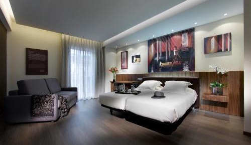 Deluxe Double Room (2 Adults + 1 Child)