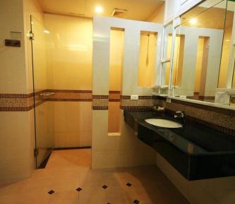 Suite with Pool View