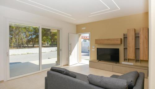 Three-Bedroom Holiday Home 