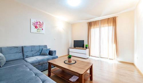 Three-Bedroom Apartment with Balcony