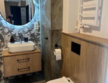 One-Bedroom Deluxe Apartment