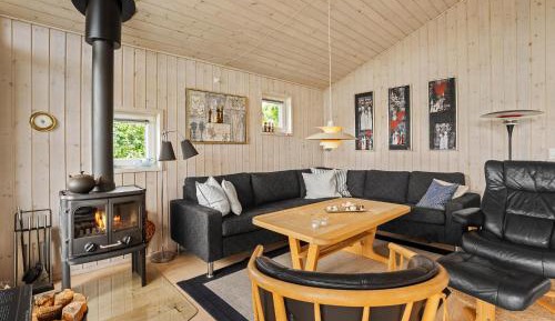 Three-Bedroom Holiday Home 