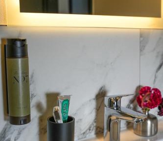 Deluxe Double Room (2 Adults + 1 Child)