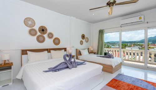 Family Triple Room with pool and sea view 