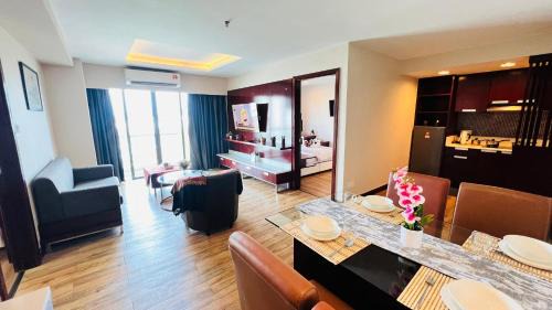 Two-Bedroom Apartment with City View