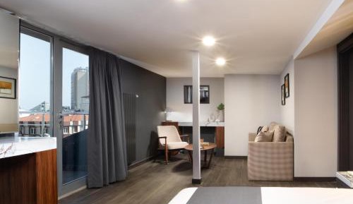 King Studio with Sofa Bed