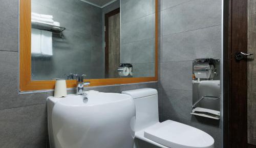Standard Twin Room with Sea View