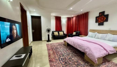 Four-Bedroom Deluxe Apartment