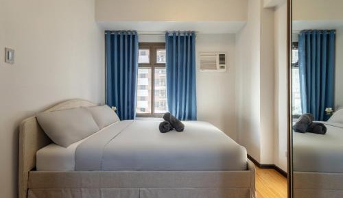 One-Bedroom Apartment with Sea View