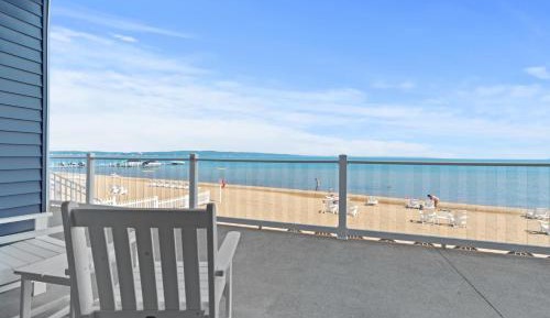 Beach View Walkout King with Sleeper Sofa