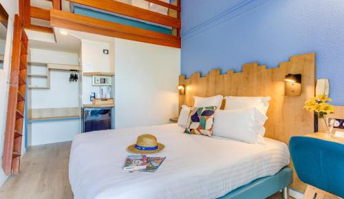 Standard Room with One Queen and One Single Bed - Non-Smoking