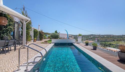 Superior One-Bedroom Apartment with Balcony