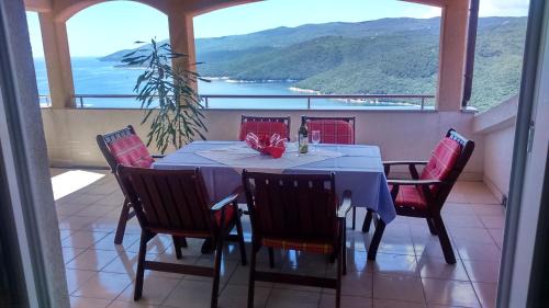 Three-Bedroom Apartment with Terrace and Sea View