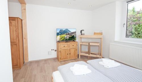 Deluxe Double Room with Shower