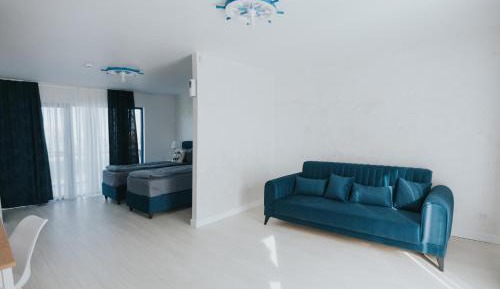 Deluxe Studio