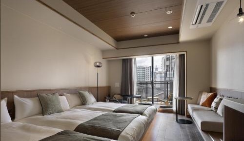 Standard Triple Room with City View
