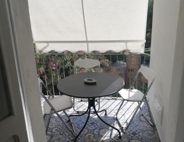 Apartment with Garden View
