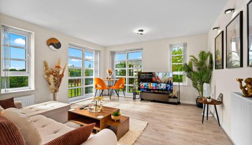 Deluxe Two-Bedroom Apartment with Garden View