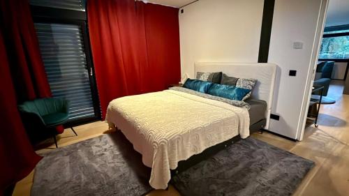 One-Bedroom Apartment with Terrace