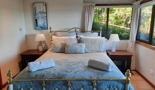Deluxe Queen Suite