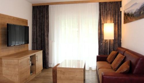 One-Bedroom Apartment with Balcony