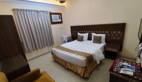 Single Room with Private Bathroom