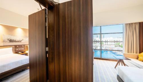 Queen Accessible Room NS
