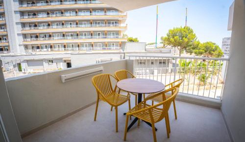One-Bedroom Apartment with Balcony
