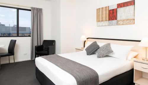 Deluxe Queen Room