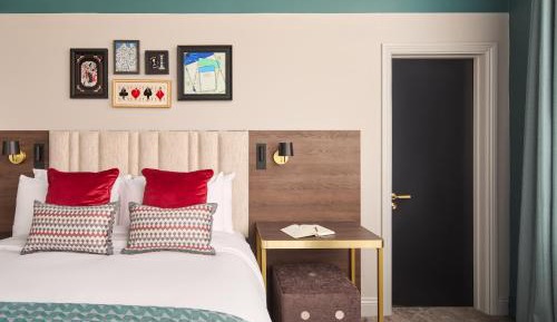 Premium Queen Room
