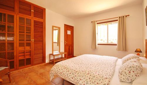 One-Bedroom Apartment with View