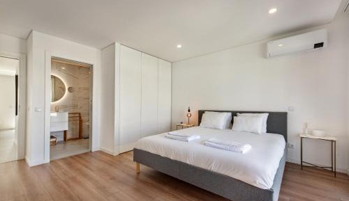 Two-Bedroom Apartment with Balcony