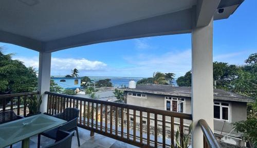 Deluxe One-Bedroom Apartment with Ocean View