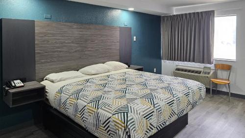 Standard King Room