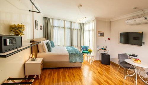 Deluxe Double Room with Balcony