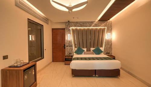 Suite with City View