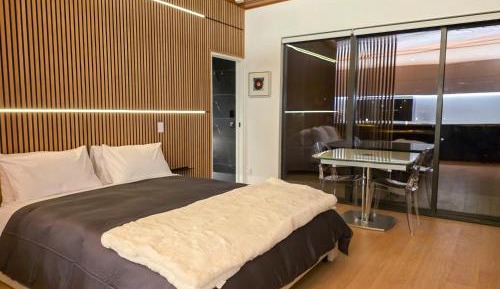 Suite with Lake View