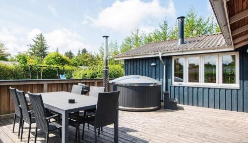 Three-Bedroom Holiday Home 