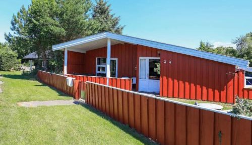 Three-Bedroom Holiday Home 