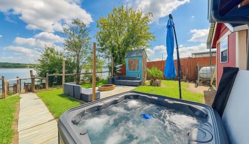 Three-Bedroom Holiday Home 